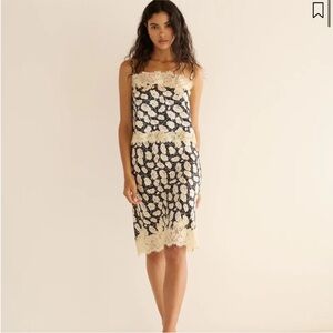 NWOT Doen Loure Top in Noir Fleurs D’anemone